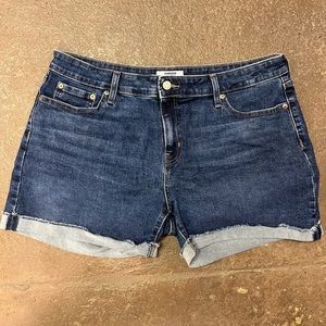 Levi’s Ladies Mid-Rise Shorts NWOT